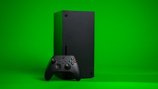 Xbox Series X 1TB SSD Console (Next-Gen Gaming, 4K 120fps, Xbox Game Pass Ready)